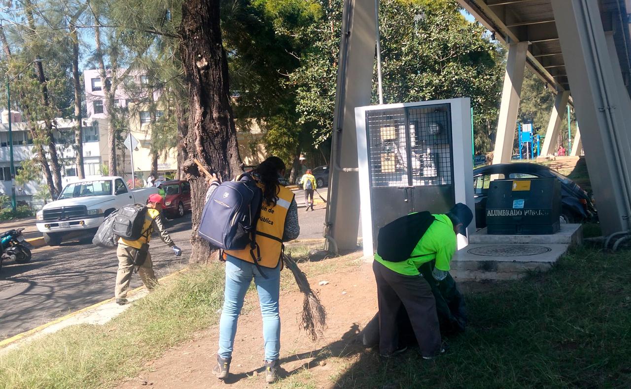 El Ayuntamiento de Xalapa fortalece acciones de limpieza para mantener la buena imagen de la ciudad El Ayuntamiento de Xalapa fortalece acciones de limpieza para mantener la buena imagen de la ciudad