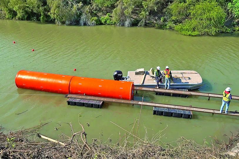 Instala EU 800 kms de un muro flotante en el río Bravo Instala EU 800 kms de un muro flotante en el río Bravo