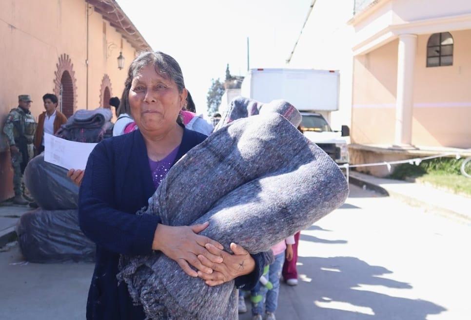 Más de 40 mil familias reciben abrigo y alimentos gracias a Abrigando Corazones