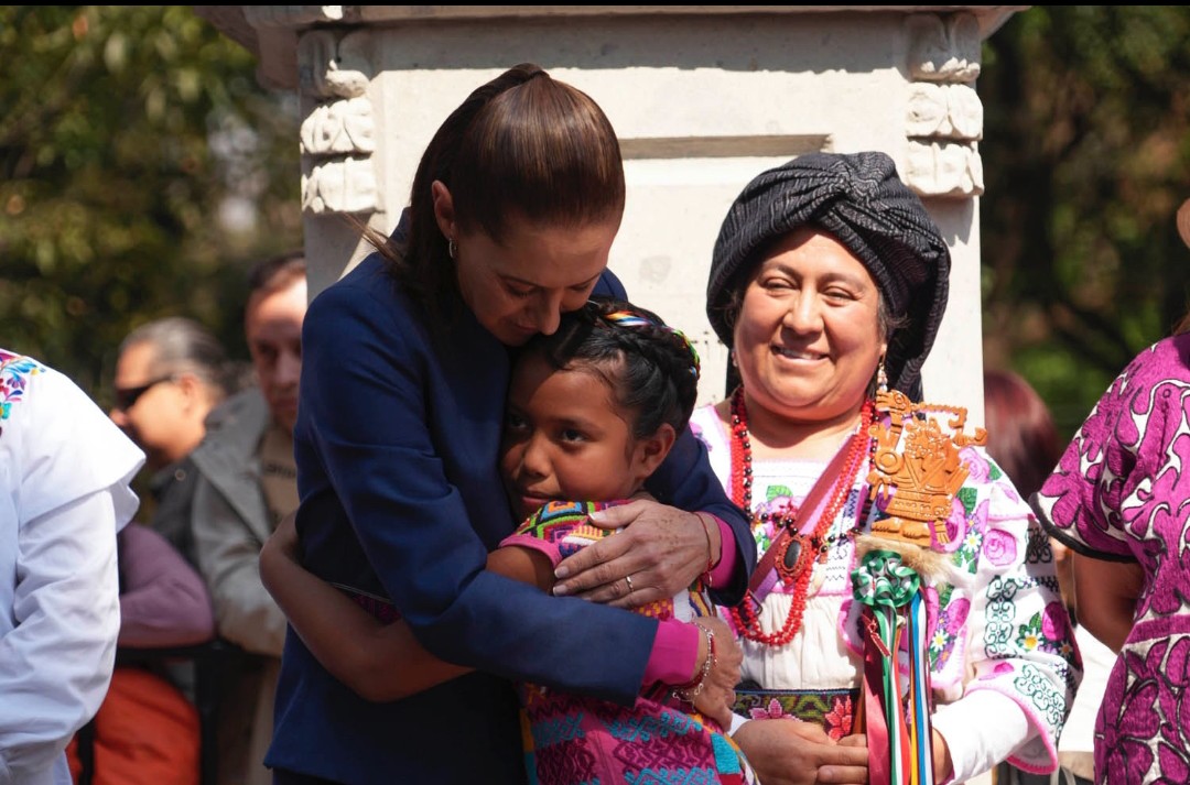 Develación de esculturas de mujeres ancestras en el Paseo de las Heroínas, símbolo firme contra el racismo, clasismo y machismo: Presidenta Develación de esculturas de mujeres ancestras en el Paseo de las Heroínas, símbolo firme contra el racismo, clasismo y machismo: Presidenta