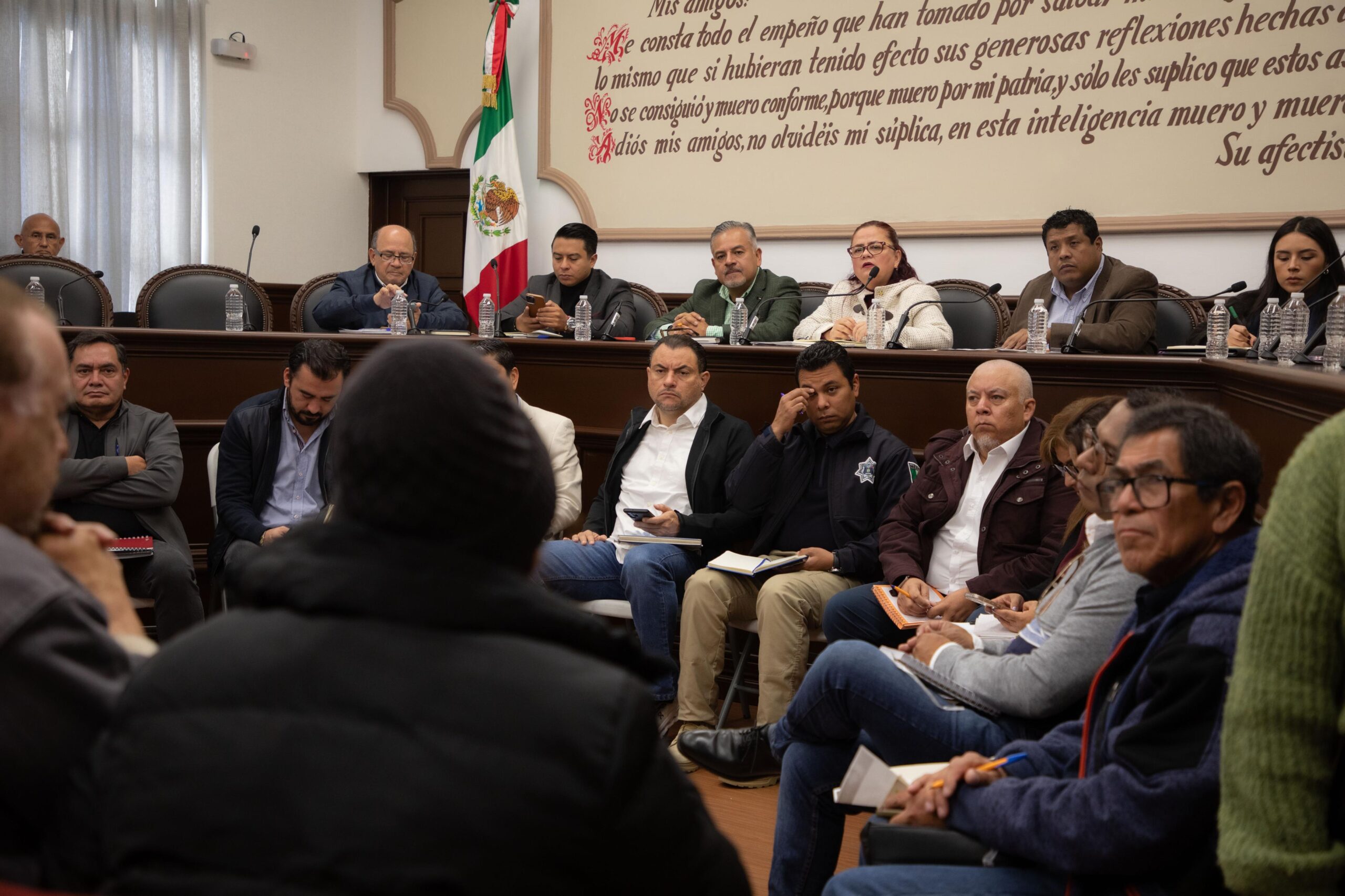 Cabildo de Xalapa trabaja ininterrumpidamente resolviendo y canalizando gestiones en el Día del Pueblo