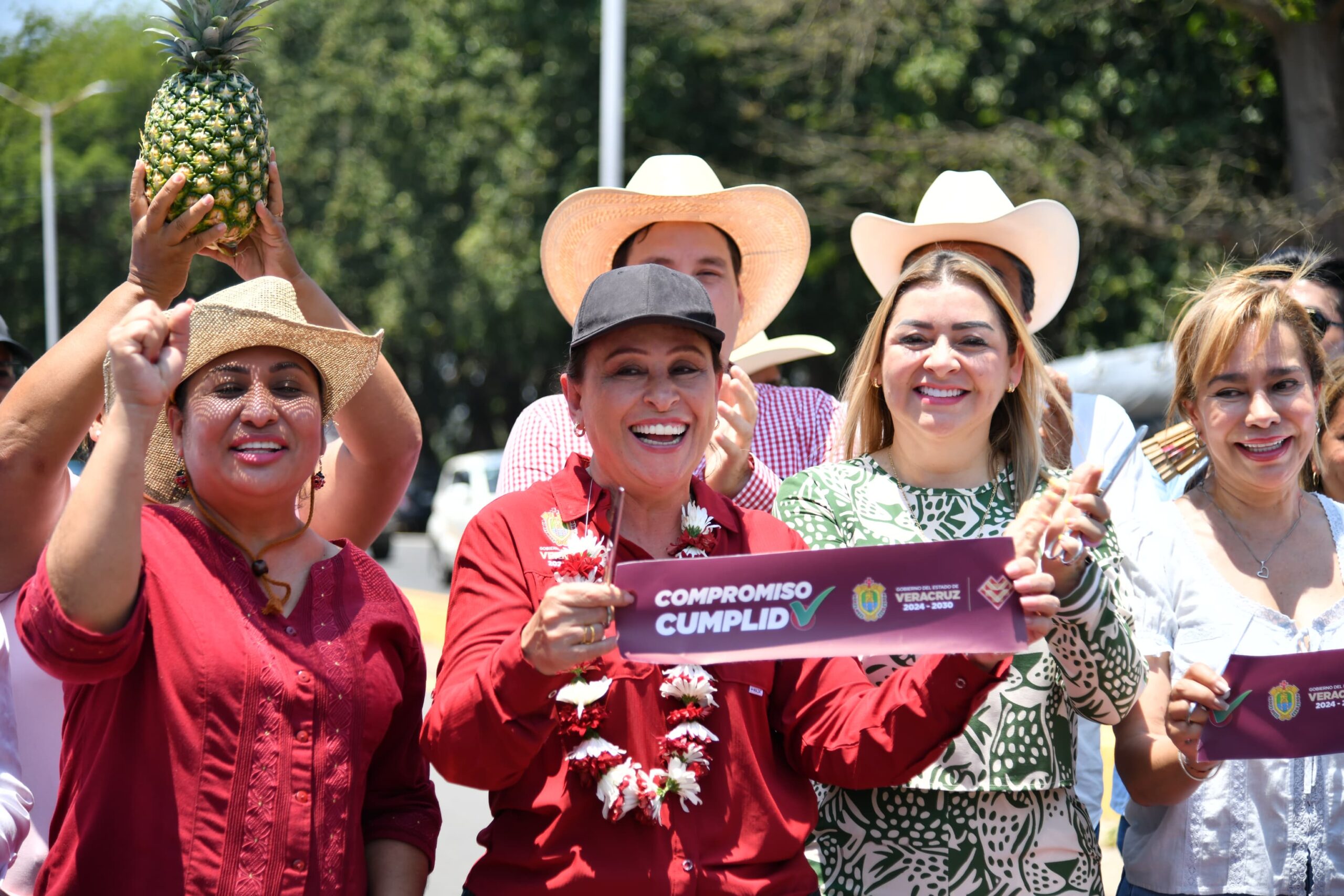 Compromiso cumplido: Rocío Nahle entrega primer tramo de Isla–Santiago Tuxtla Compromiso cumplido: Rocío Nahle entrega primer tramo de Isla–Santiago Tuxtla