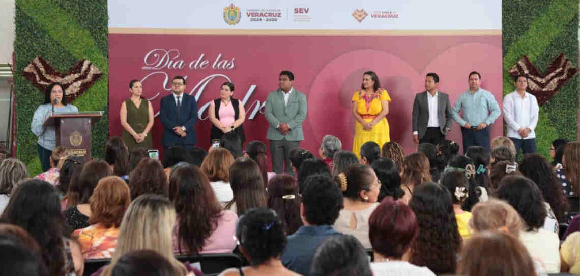 Reconoce SEV labor de madres trabajadoras al servicio de la educación en Veracruz Reconoce SEV labor de madres trabajadoras al servicio de la educación en Veracruz