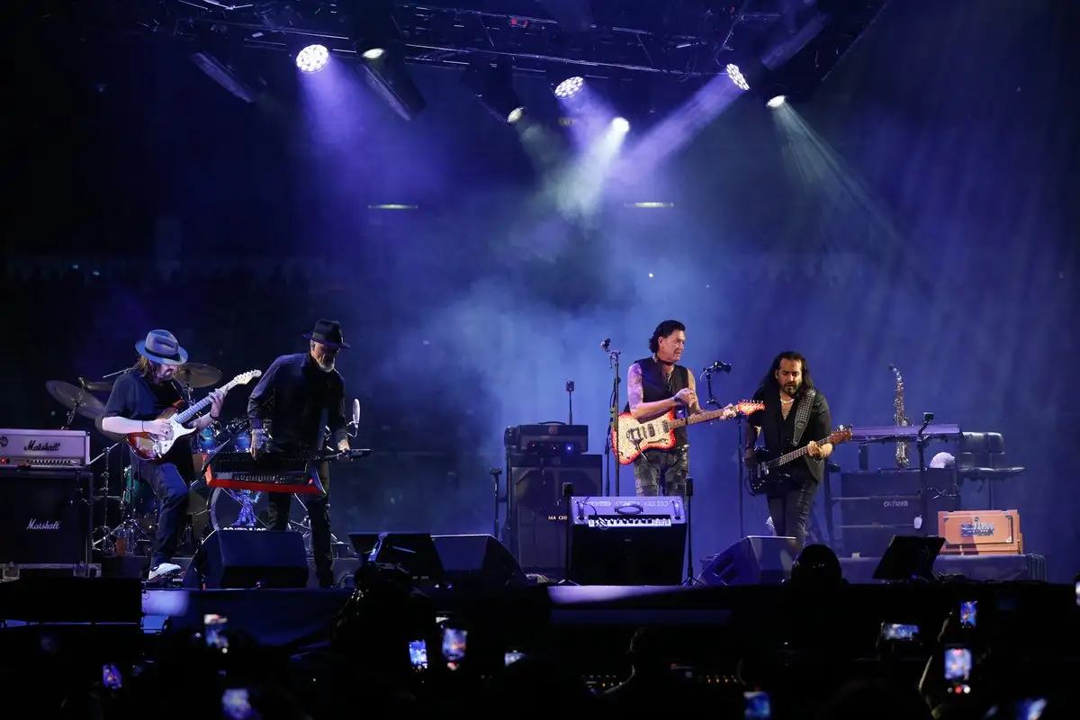 Caifanes une en ritual colectivo de música, memoria y protesta a 23 mil fans en Palacio de los Deportes Caifanes une en ritual colectivo de música, memoria y protesta a 23 mil fans en Palacio de los Deportes
