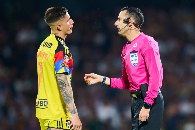 ¿Robo al América? El polémico arbitraje de César Ramos con el que Pumas avanzó a Semifinales ¿Robo al América? El polémico arbitraje de César Ramos con el que Pumas avanzó a Semifinales