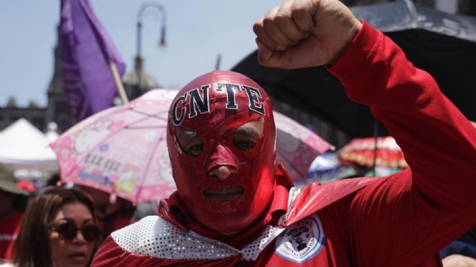 CNTE emplaza a gobierno a responder demandas por escrito en 24 horas; seguirán en plantón CNTE emplaza a gobierno a responder demandas por escrito en 24 horas; seguirán en plantón