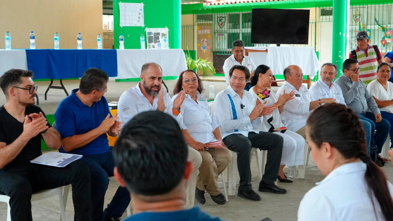 Acuerdan Mario Delgado y comunidades escolares reubicación de dos escuelas en Paraíso, Tabasco, en beneficio de más de 400 estudiantes Acuerdan Mario Delgado y comunidades escolares reubicación de dos escuelas en Paraíso, Tabasco, en beneficio de más de 400 estudiantes