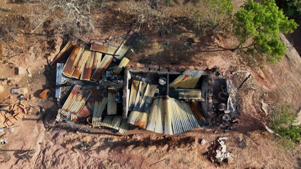 Narcos bombardean comunidad indígena en Guerrero; desplazan a pobladores y matan a autodefensas Narcos bombardean comunidad indígena en Guerrero; desplazan a pobladores y matan a autodefensas