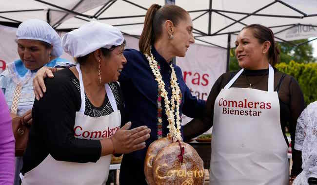 En Jocotitlán, Edomex, Presidenta entrega equipamientos de Comaleras Bienestar del Plan Nacional de Maíz nativo: el Maíz es la Raíz En Jocotitlán, Edomex, Presidenta entrega equipamientos de Comaleras Bienestar del Plan Nacional de Maíz nativo: el Maíz es la Raíz