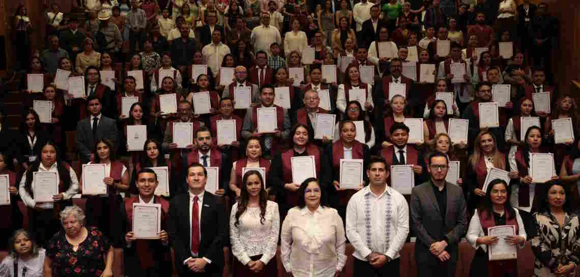 Entrega SEV constancias a 109 egresadas y egresados del Consorcio Clavijero