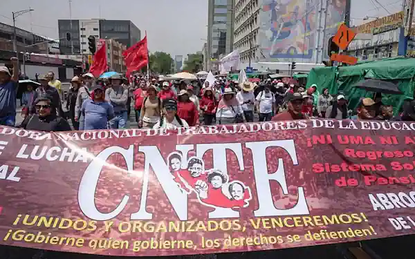 Sección XXII de la CNTE vota por finalizar protestas en CDMX y Oaxaca Sección XXII de la CNTE vota por finalizar protestas en CDMX y Oaxaca
