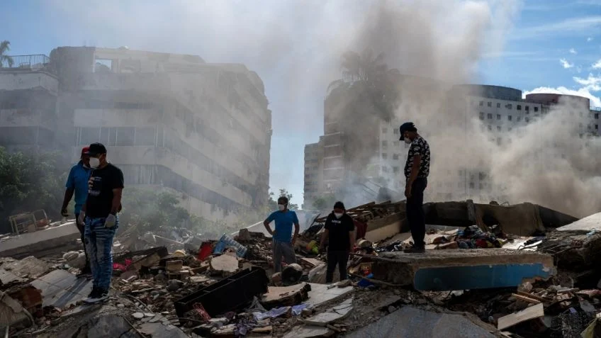 Sube a 1,450 la cifra de muertos por sismos de 7.2 y 7.5 que devastaron Venezuela Sube a 1,450 la cifra de muertos por sismos de 7.2 y 7.5 que devastaron Venezuela