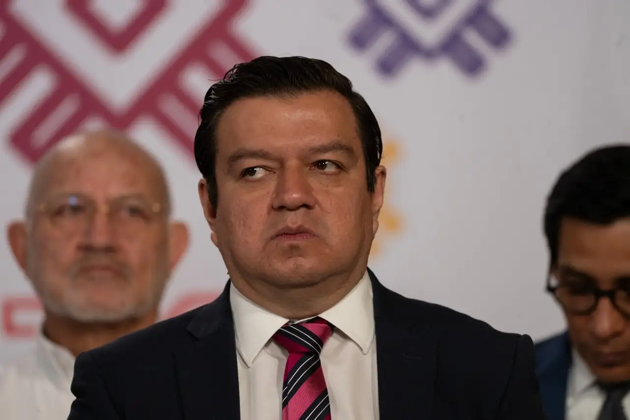Ni con nuevo director Pemex frena la caída en la producción de petróleo Ni con nuevo director Pemex frena la caída en la producción de petróleo