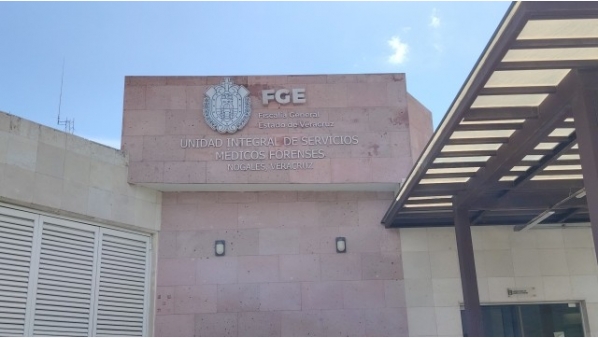 Arriban restos atribuidos a Roxana Guzmán al Centro de Genética de la Fiscalía en Nogales; iniciarán pruebas de ADN Arriban restos atribuidos a Roxana Guzmán al Centro de Genética de la Fiscalía en Nogales; iniciarán pruebas de ADN