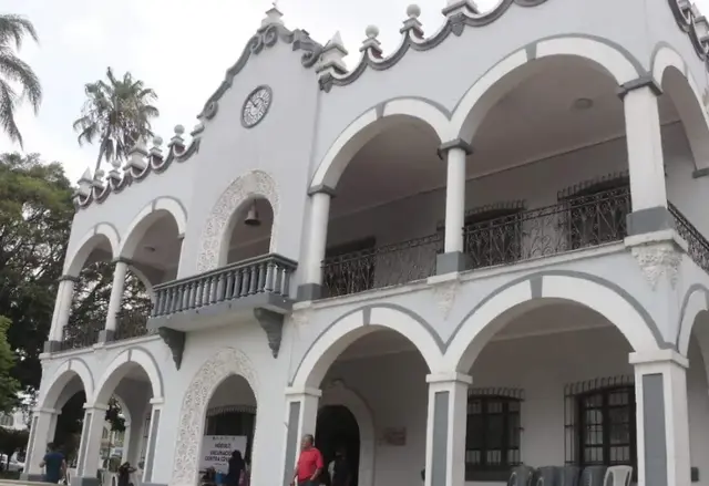 Deuda de 6 mdp con el IPE frena jubilaciones en Ayuntamiento de Fortín Deuda de 6 mdp con el IPE frena jubilaciones en Ayuntamiento de Fortín