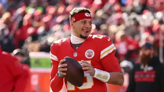 Mahomes podría llegar a percibir hasta 522.25 millones de dólares gracias a incentivos y cláusulas de aumento salarial. Mahomes podría llegar a percibir hasta 522.25 millones de dólares gracias a incentivos y cláusulas de aumento salarial.