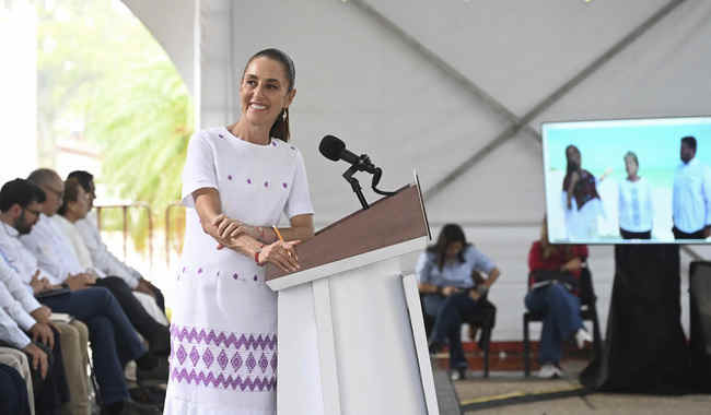 Presidenta anuncia inversión histórica de 190 mil mdp en Veracruz para recuperación de la petroquímica, obras carreteras, de agua y salud Presidenta anuncia inversión histórica de 190 mil mdp en Veracruz para recuperación de la petroquímica, obras carreteras, de agua y salud