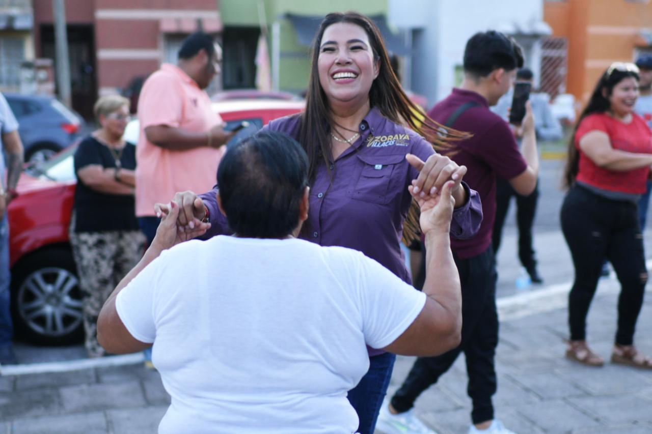 Zoraya Villacís lleva clases gratuitas de salsa a las colonias de Veracruz para fortalecer la convivencia comunitaria Zoraya Villacís lleva clases gratuitas de salsa a las colonias de Veracruz para fortalecer la convivencia comunitaria