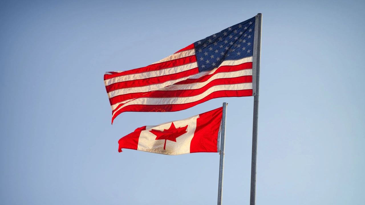 Canadá “evalúa todas las opciones” ante nuevos aranceles de 50% de EU, dice Carney tras llamada con Trump