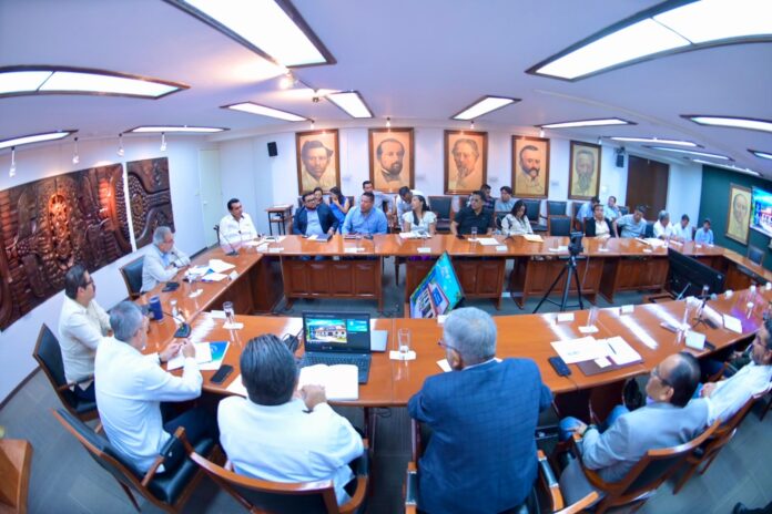 Analizan proyecto de extensión de la UV en las Altas Montañas Analizan proyecto de extensión de la UV en las Altas Montañas