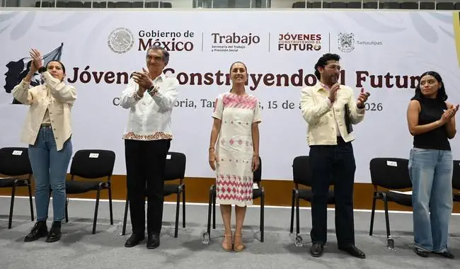 Presidenta entrega apoyos de Jóvenes Construyendo el Futuro en Ciudad Victoria, Tamaulipas; hay casi 4 millones de egresados en el país