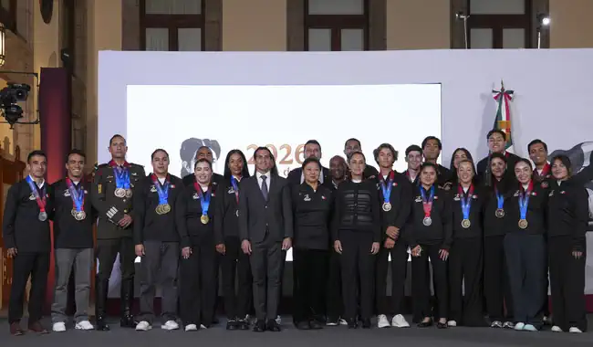 Presidenta anuncia aumento de becas a deportistas por históricos resultados en los Juegos Centroamericanos y del Caribe Santo Domingo 2026 Presidenta anuncia aumento de becas a deportistas por históricos resultados en los Juegos Centroamericanos y del Caribe Santo Domingo 2026