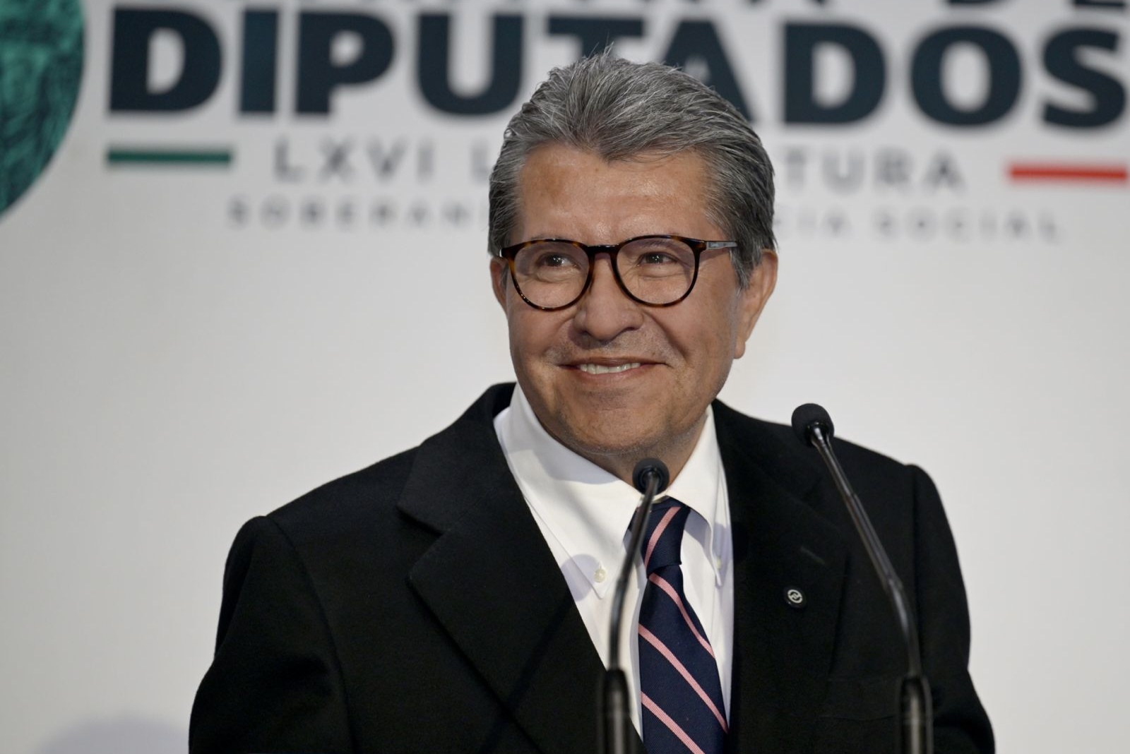 Iniciativa de doble nacionalidad no tiene una dedicatoria: diputado Ricardo Monreal Iniciativa de doble nacionalidad no tiene una dedicatoria: diputado Ricardo Monreal