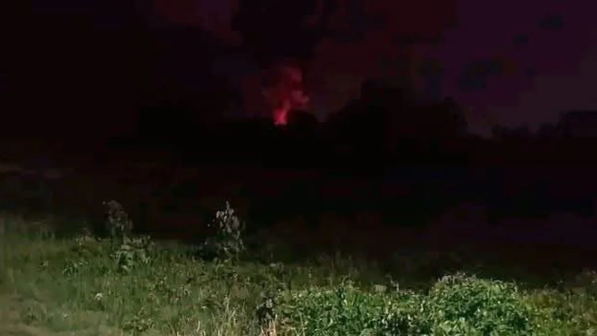 Pánico en Jáltipan por estallidos: Autoridades descartan riesgos tras reactivación de fuego en planta de sal Pánico en Jáltipan por estallidos: Autoridades descartan riesgos tras reactivación de fuego en planta de sal