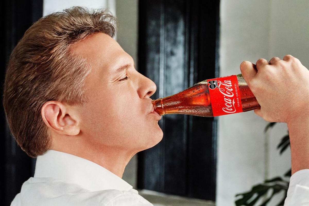 Coca Cola celebrará sus 100 años en México con Luis Miguel. Ya los denunciaron por violar la Ley General de Salud Coca Cola celebrará sus 100 años en México con Luis Miguel. Ya los denunciaron por violar la Ley General de Salud