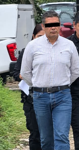 Detienen en Xalapa a agente de seguros por presunto incumplimiento alimentario