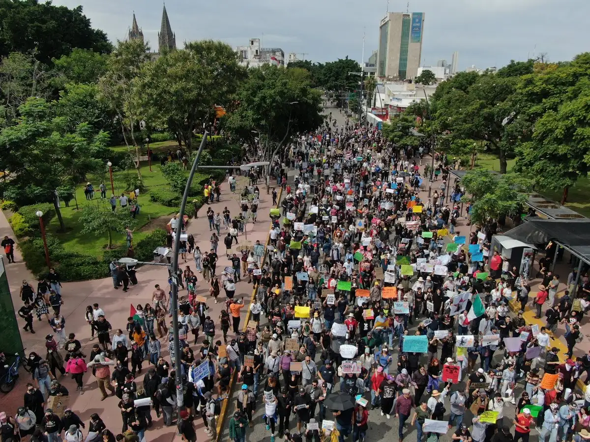 Jalisco: 10 mil piden revocación del gobernador Lemus en nueva marcha contra agua sucia en Guadalajara