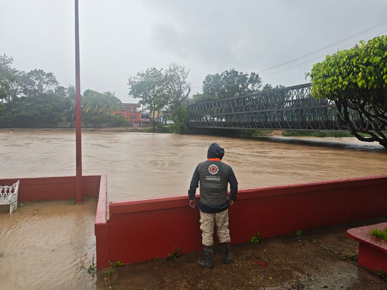 Articula Veracruz con Federación atención a municipios afectados por lluvias: Rocío Nahle Articula Veracruz con Federación atención a municipios afectados por lluvias: Rocío Nahle